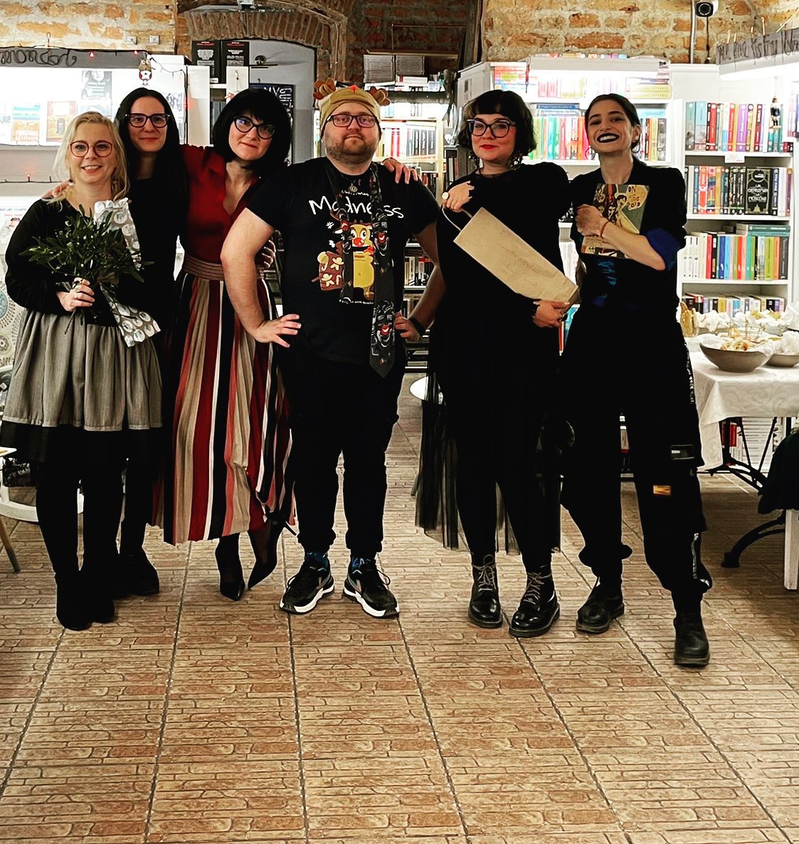 Trei cărți de la… #LaDouăBufnițe&nbsp;:-)